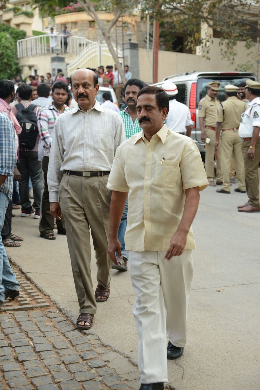 D Ramanaidu Condolences Photos 04 - 69 / 82 photos