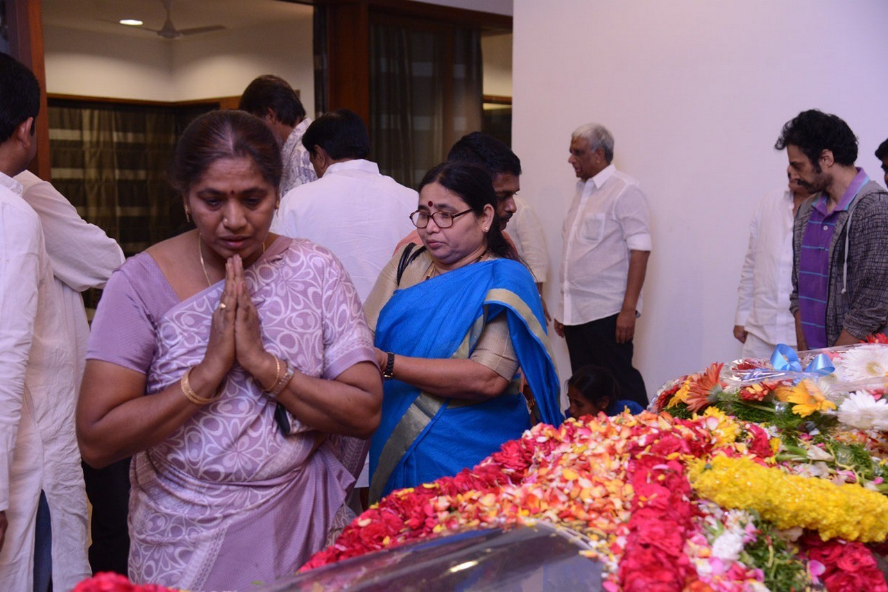 D Ramanaidu Condolences Photos 05 - 5 / 164 photos