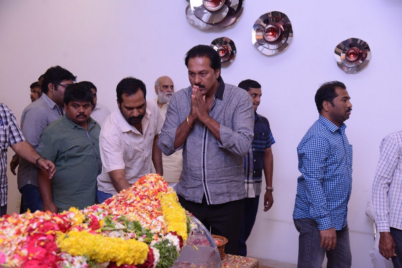 D Ramanaidu Condolences Photos 05 - 11 / 164 photos