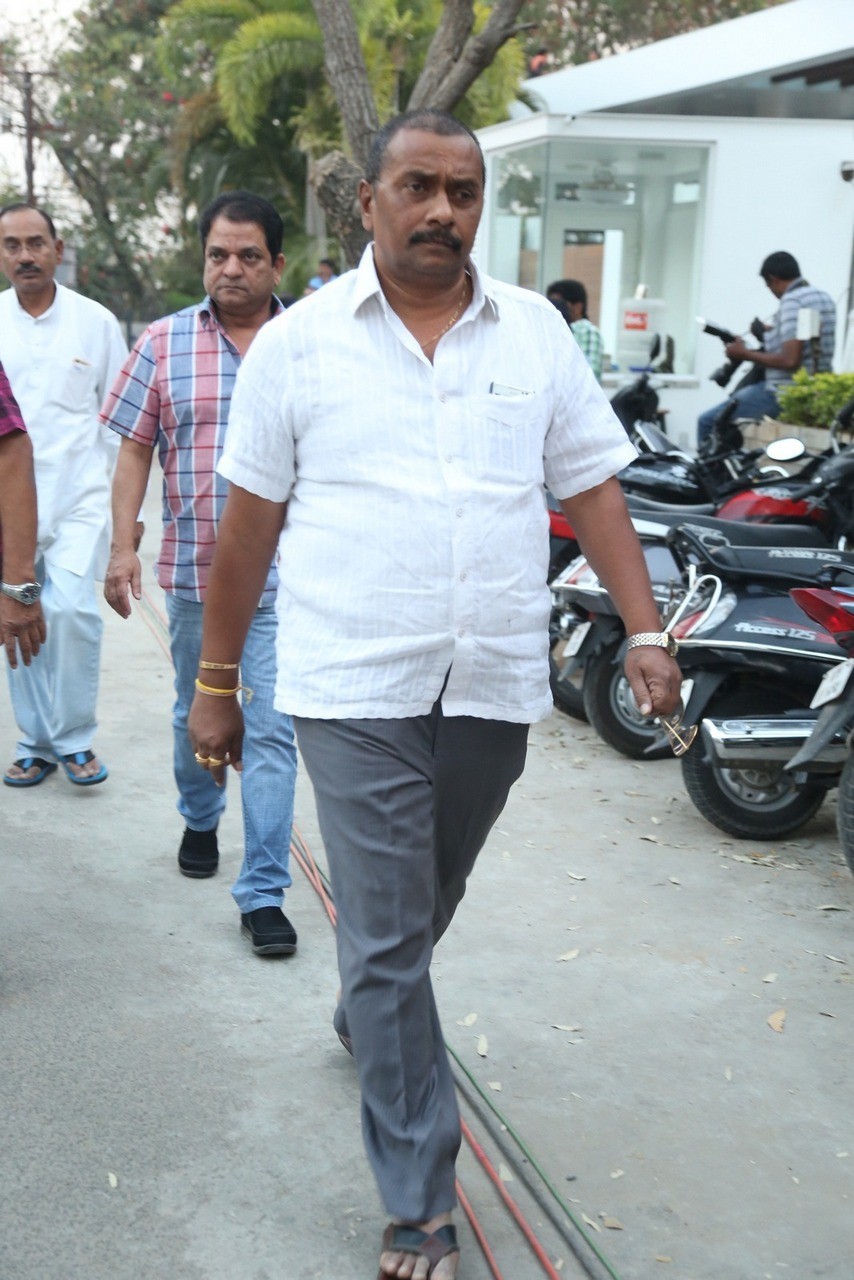 D Ramanaidu Condolences Photos 05 - 13 / 164 photos