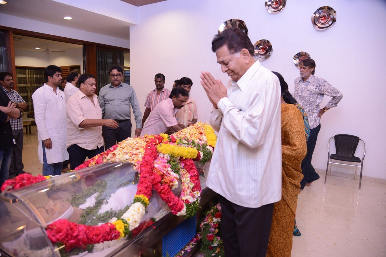 D Ramanaidu Condolences Photos 05 - 14 / 164 photos