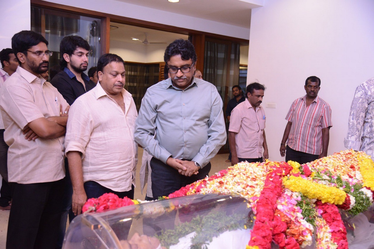 D Ramanaidu Condolences Photos 05 - 43 / 164 photos