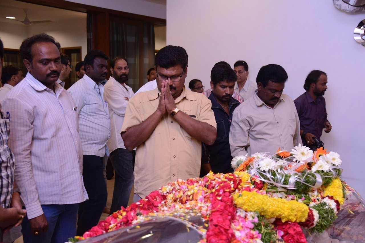 D Ramanaidu Condolences Photos 05 - 51 / 164 photos