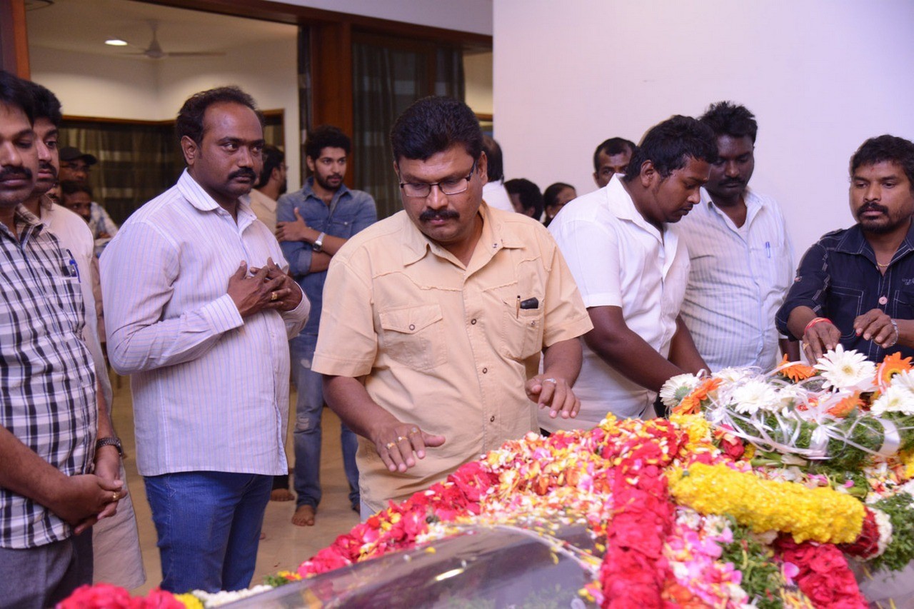 D Ramanaidu Condolences Photos 05 - 60 / 164 photos