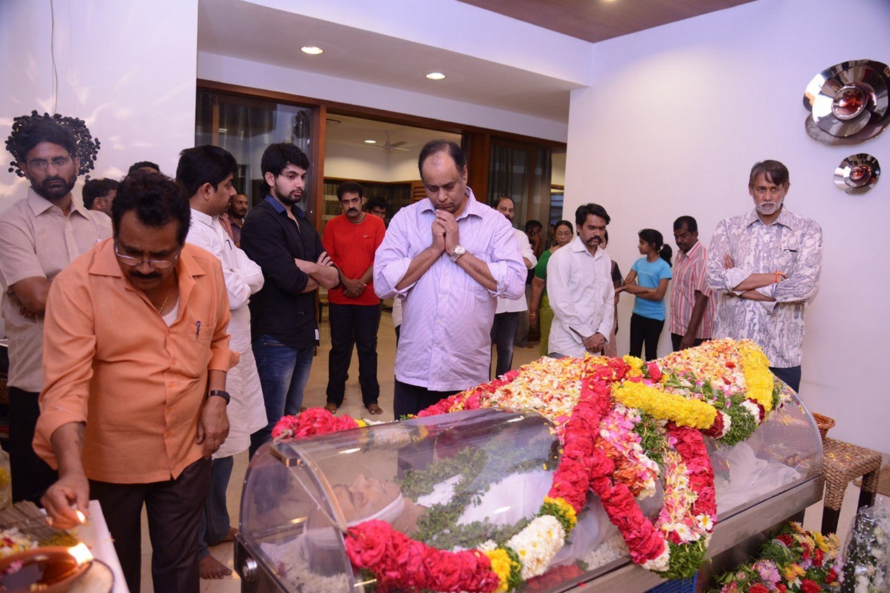 D Ramanaidu Condolences Photos 05 - 86 / 164 photos