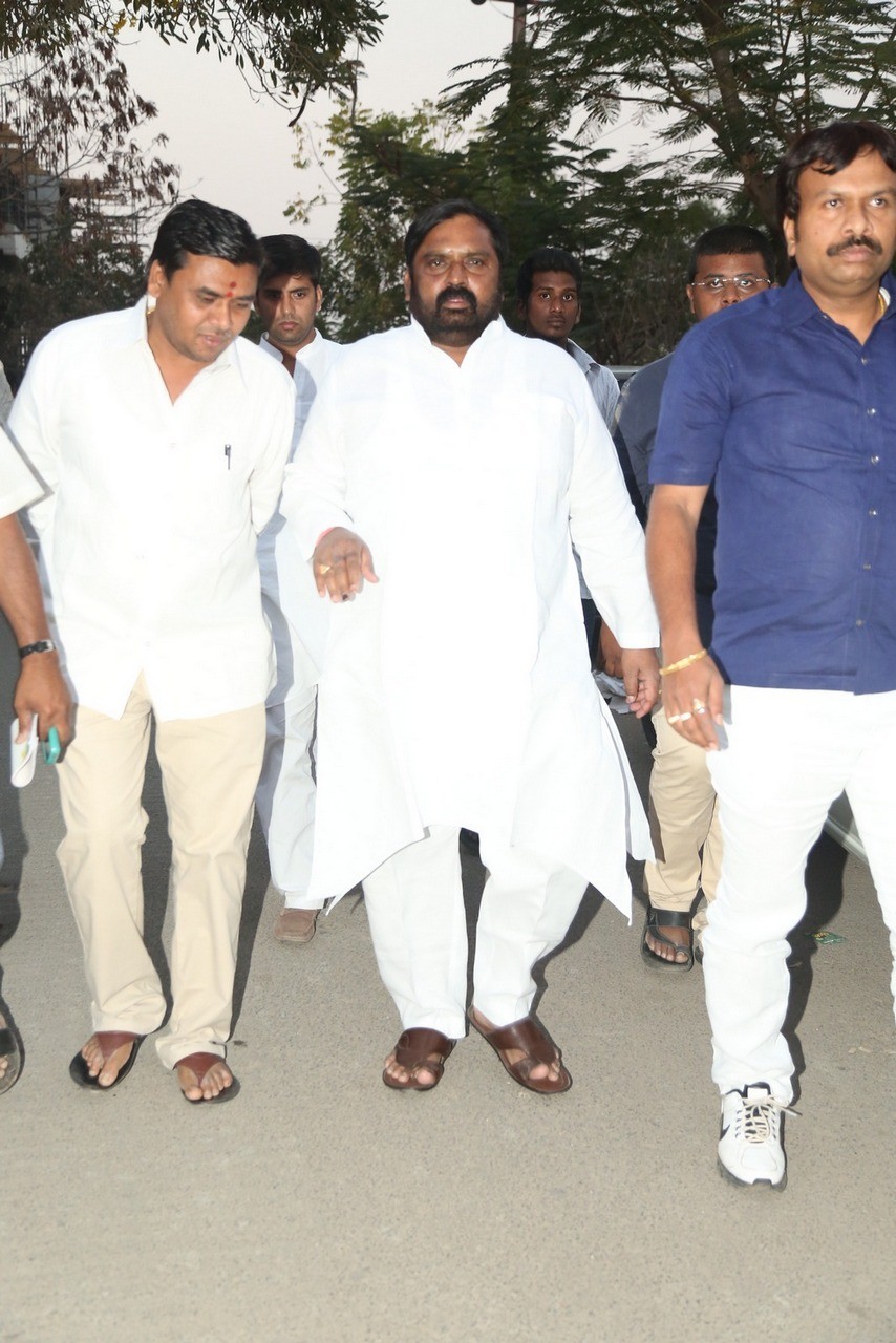 D Ramanaidu Condolences Photos 05 - 94 / 164 photos