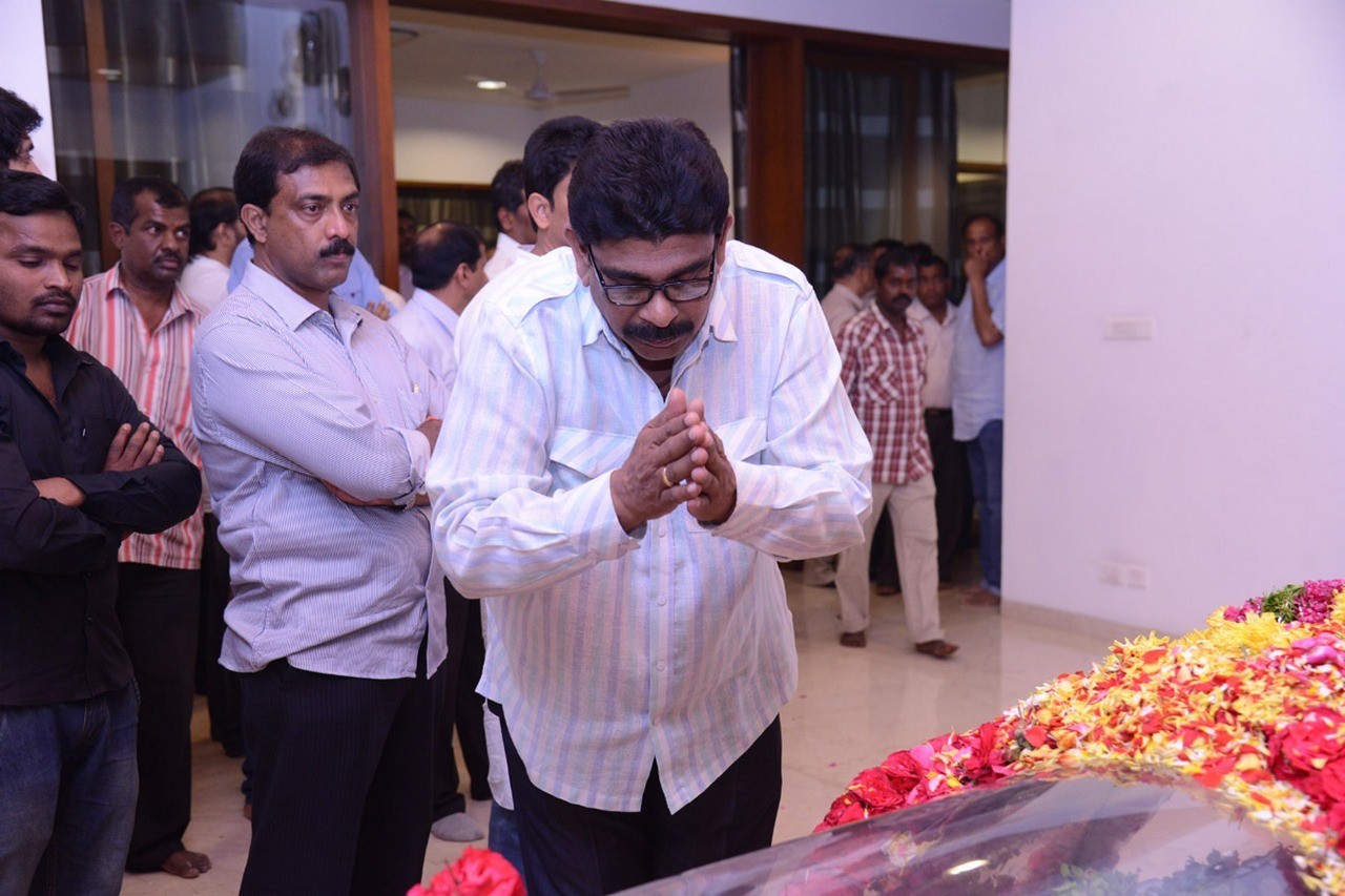 D Ramanaidu Condolences Photos 05 - 97 / 164 photos