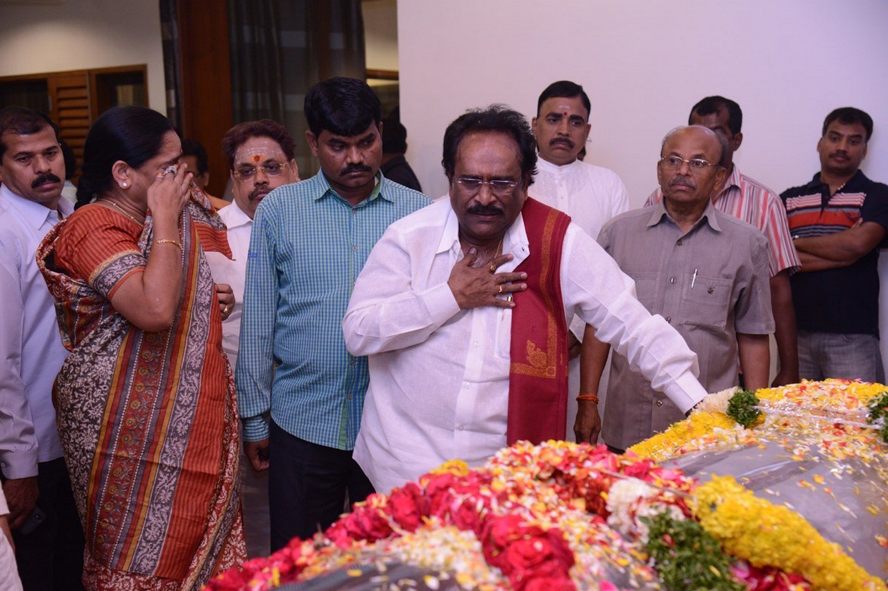 D Ramanaidu Condolences Photos 05 - 159 / 164 photos