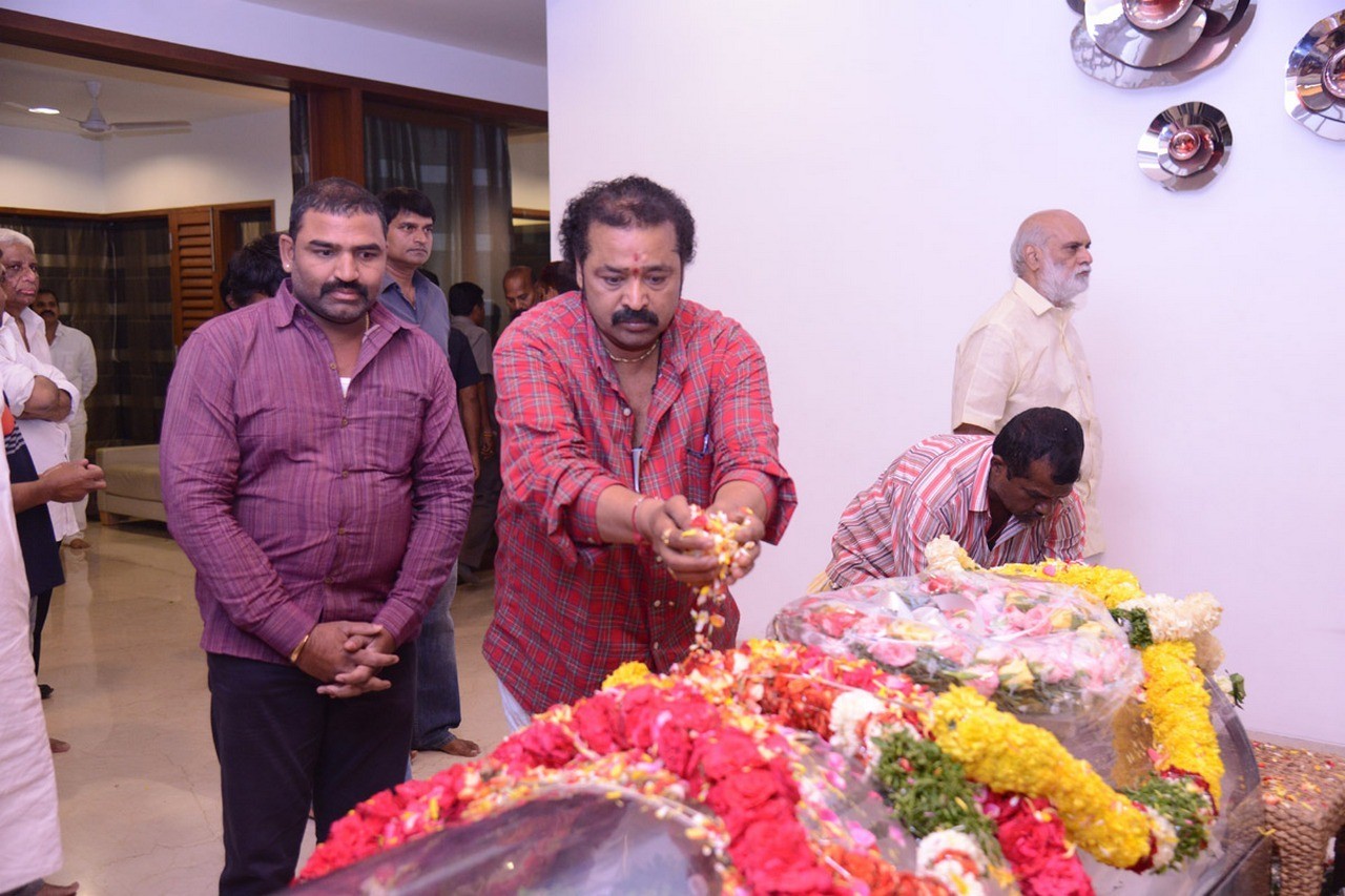 D Ramanaidu Condolences Photos 05 - 163 / 164 photos