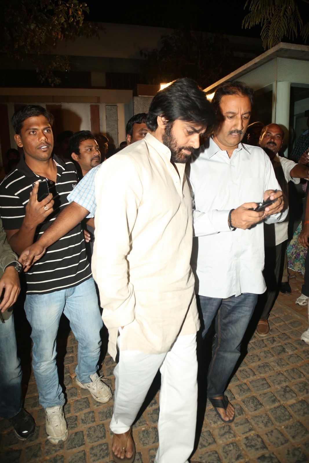 D Ramanaidu Condolences Photos 06 - 9 / 99 photos