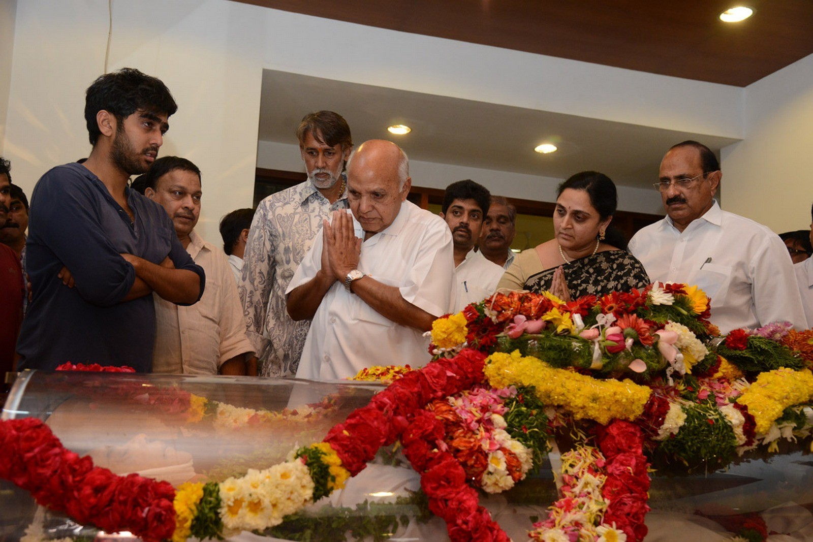 D Ramanaidu Condolences Photos 06 - 14 / 99 photos