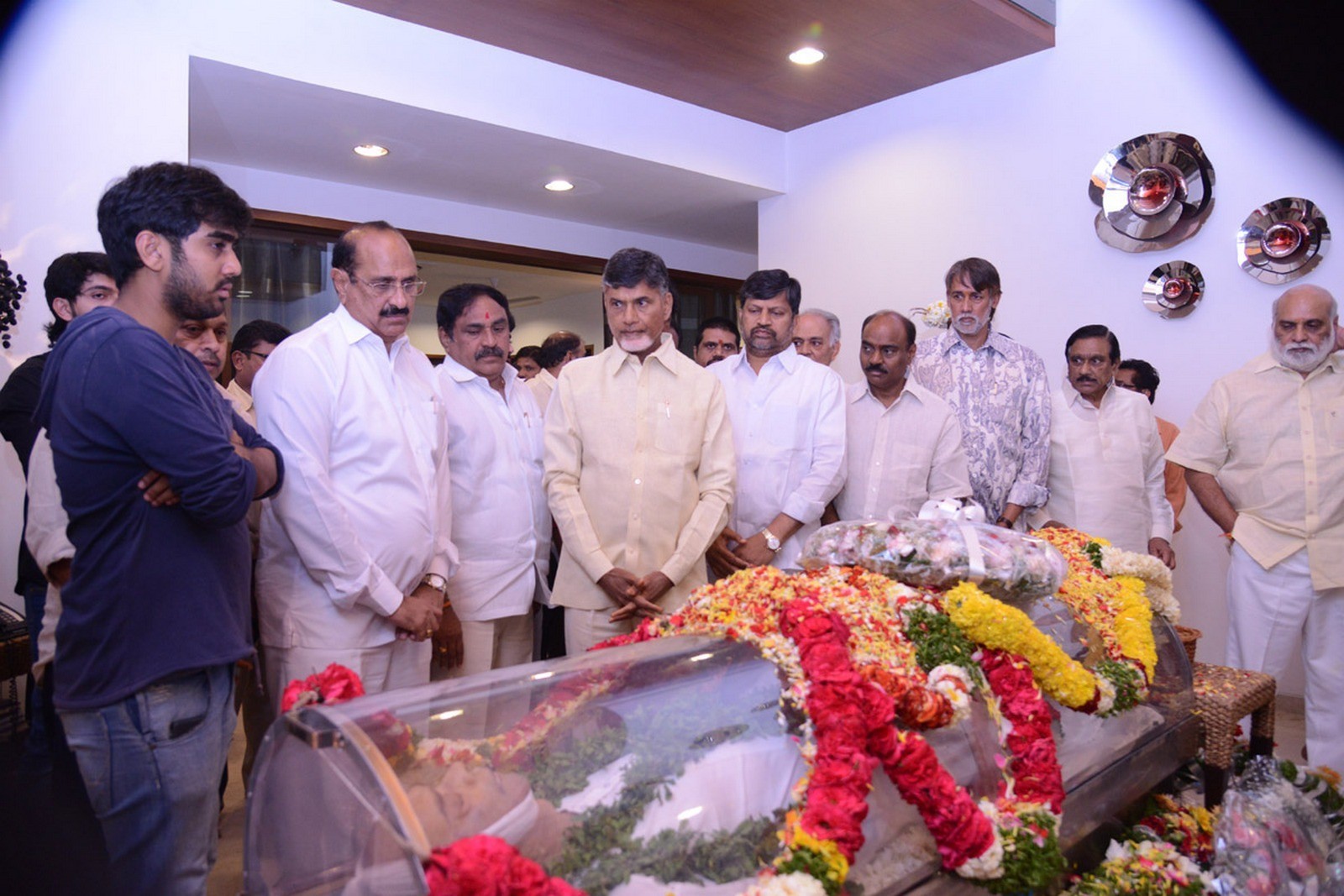 D Ramanaidu Condolences Photos 06 - 15 / 99 photos