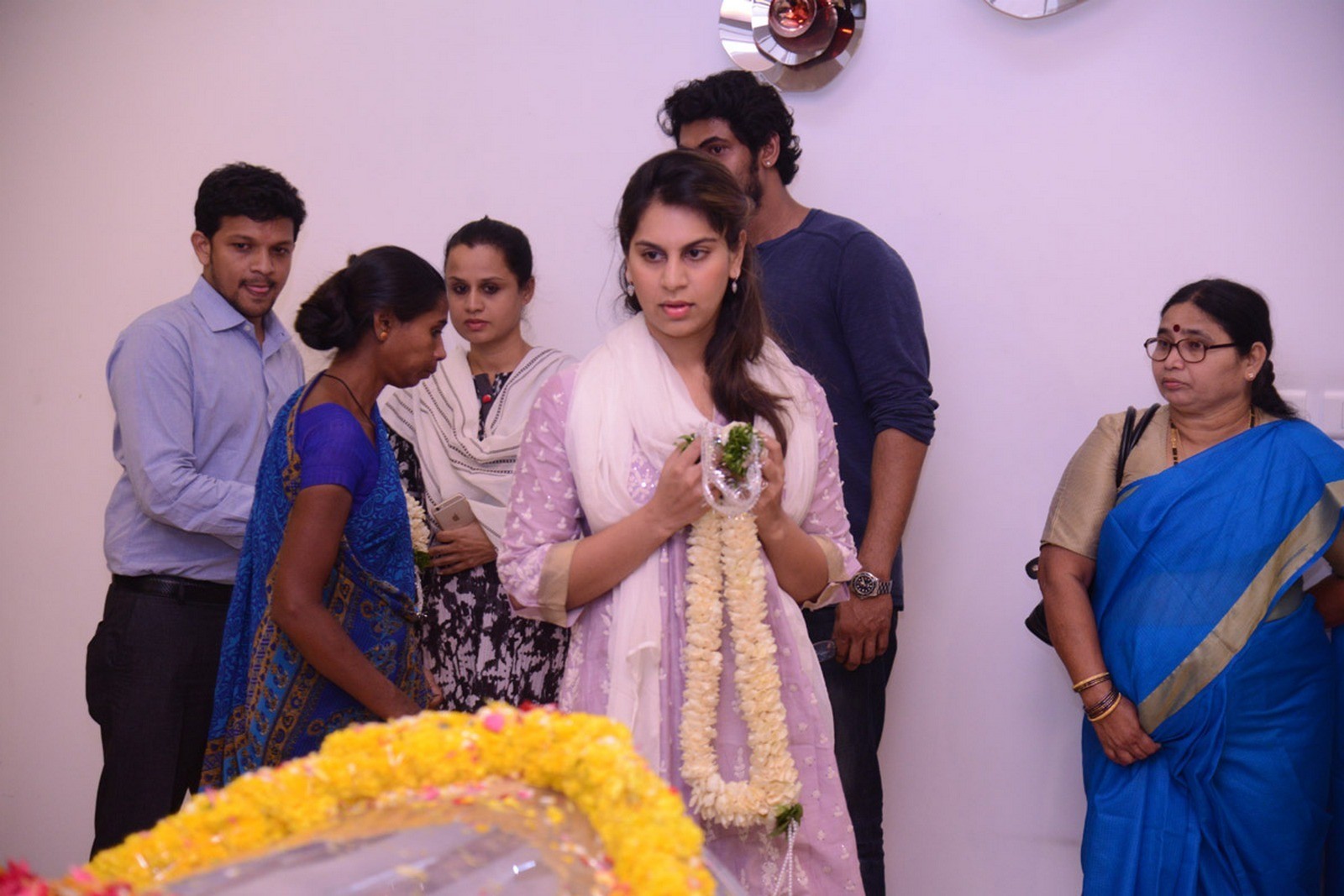 D Ramanaidu Condolences Photos 06 - 17 / 99 photos