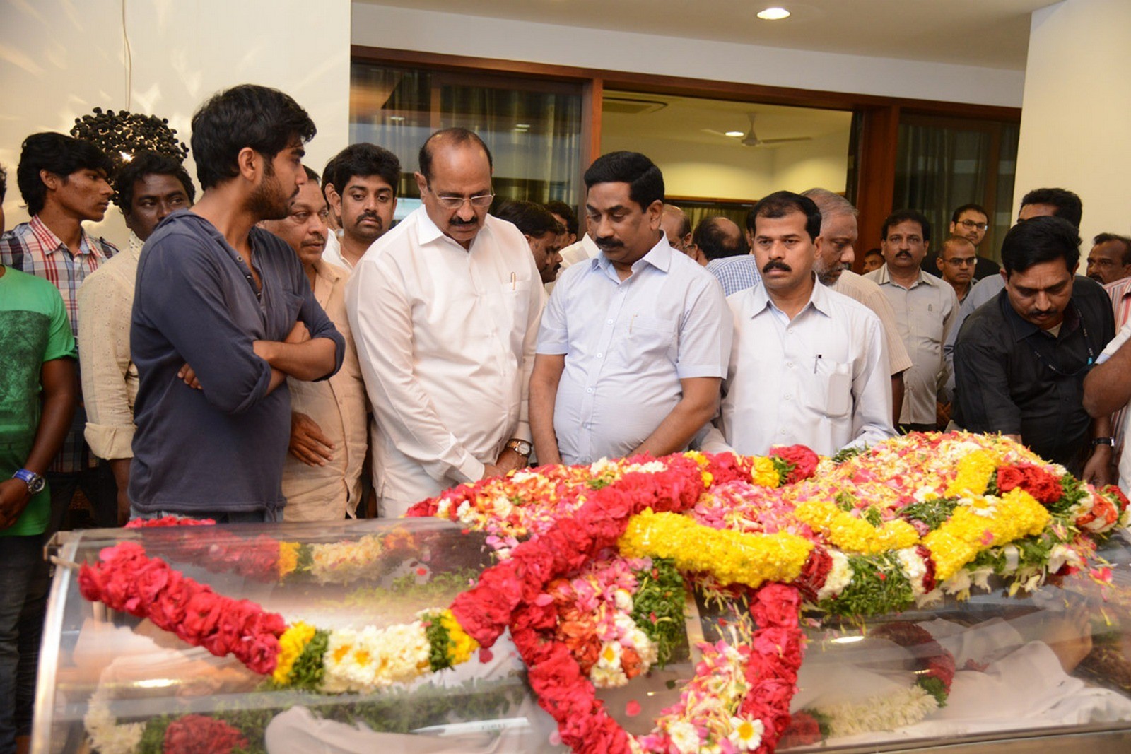 D Ramanaidu Condolences Photos 06 - 85 / 99 photos