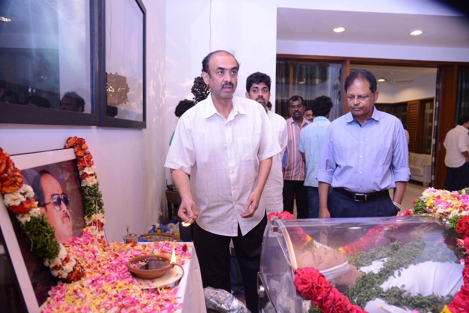 D Ramanaidu Condolences Photos 07 - 7 / 58 photos