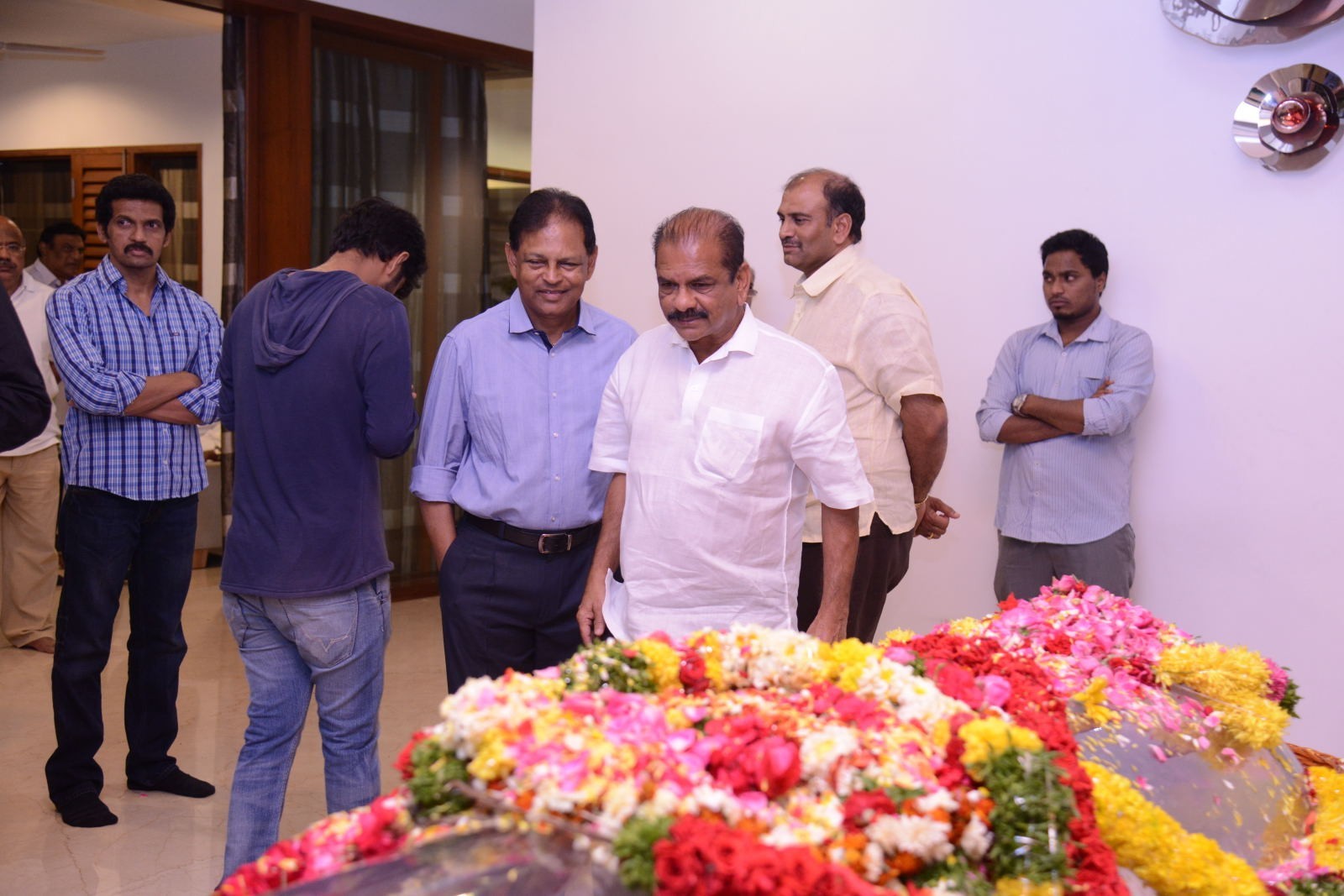 D Ramanaidu Condolences Photos 07 - 13 / 58 photos