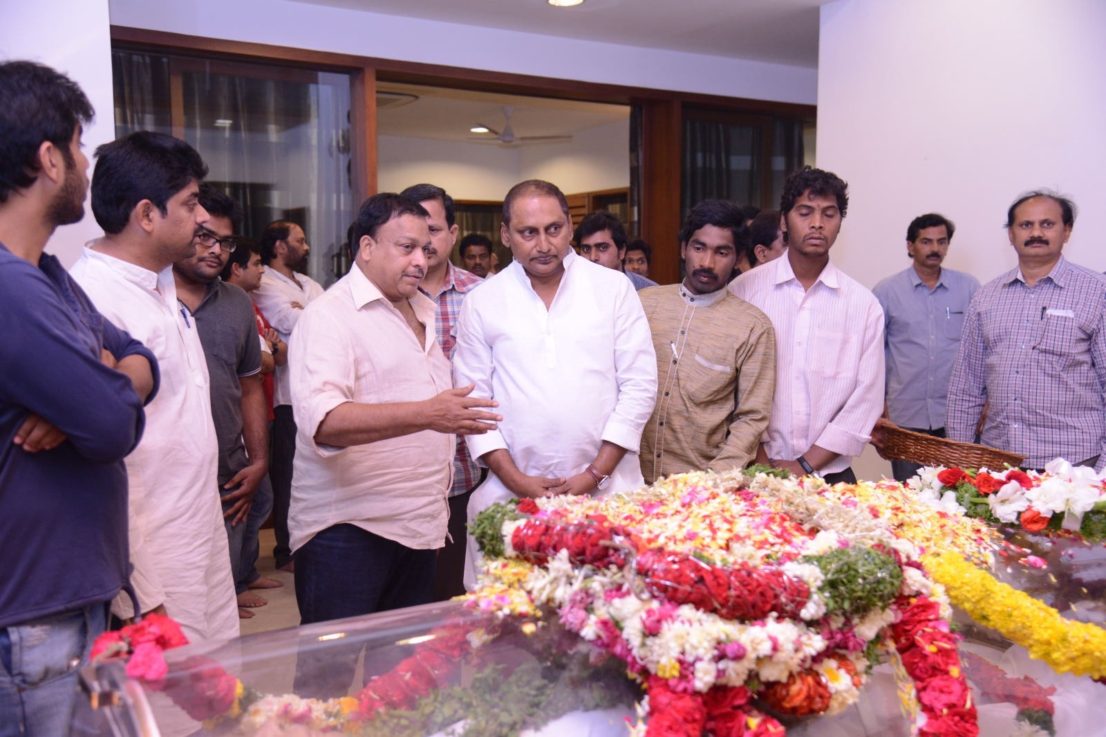 D Ramanaidu Condolences Photos 07 - 36 / 58 photos