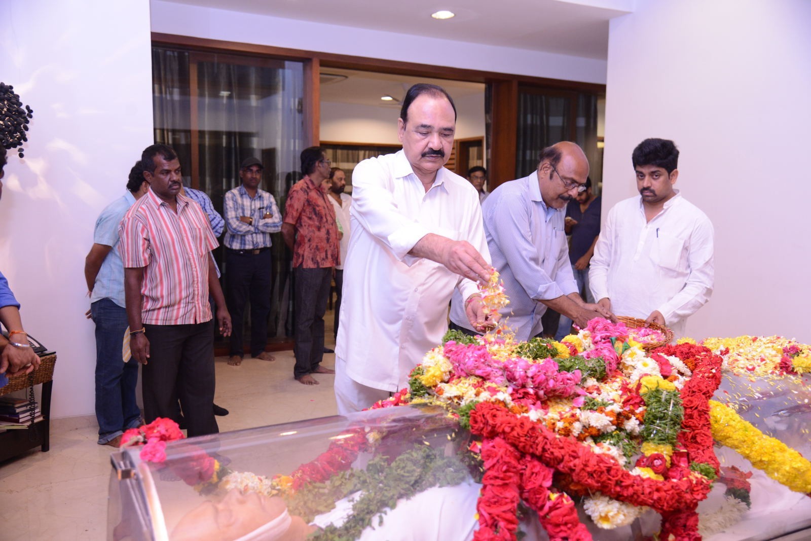 D Ramanaidu Condolences Photos 07 - 55 / 58 photos