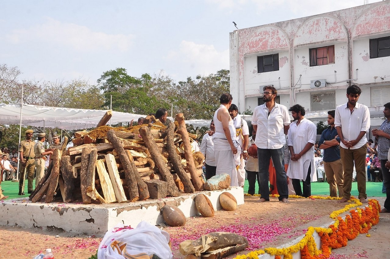 D Ramanaidu Funeral Ceremony - 29 / 326 photos