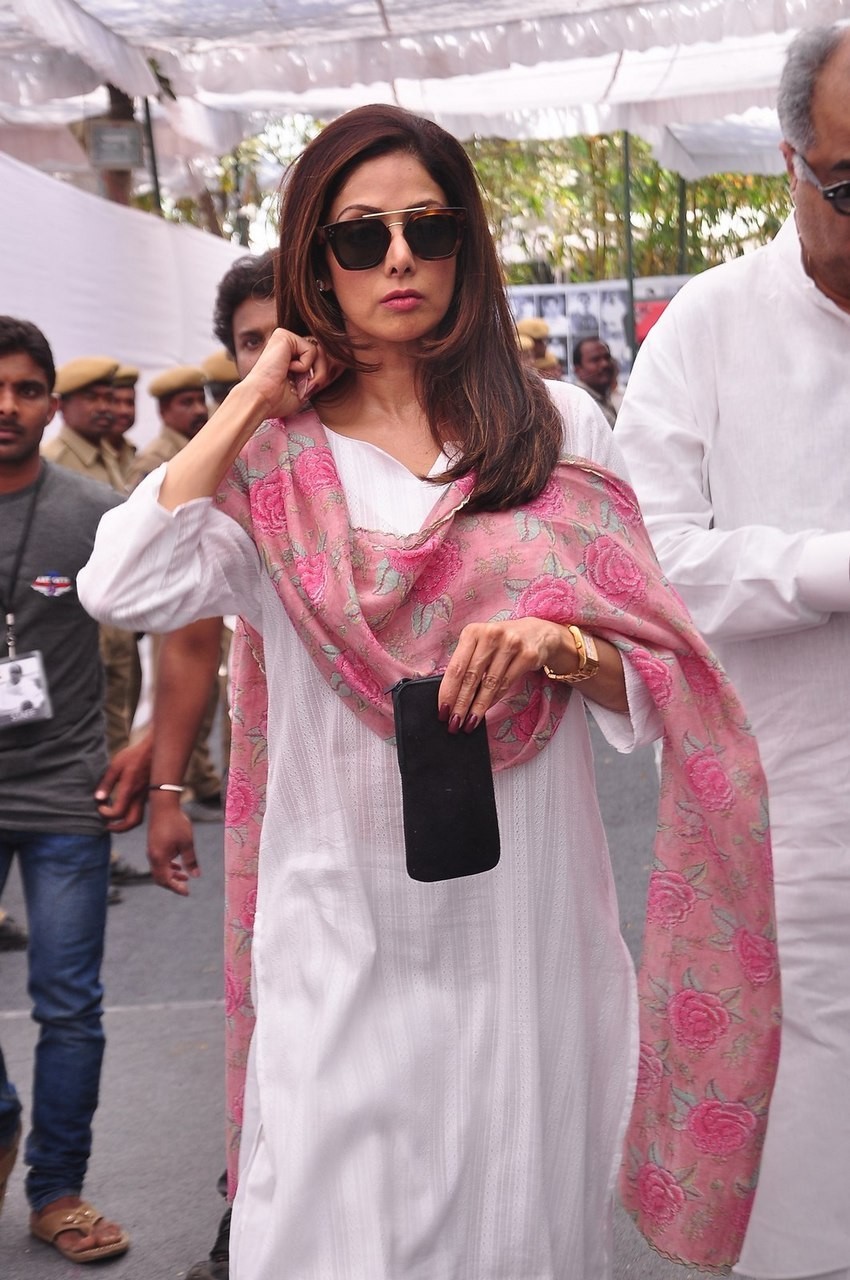 D Ramanaidu Funeral Ceremony - 31 / 326 photos