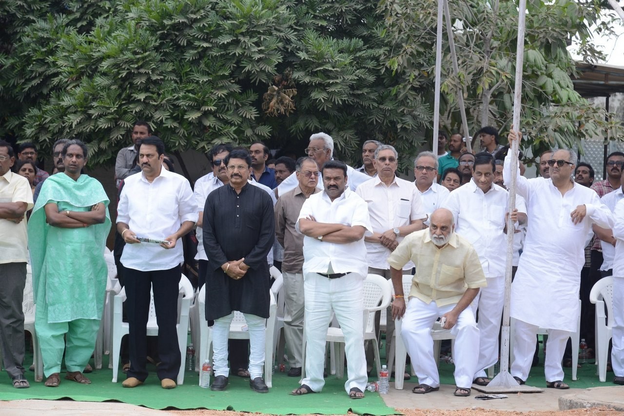 D Ramanaidu Funeral Ceremony - 37 / 326 photos