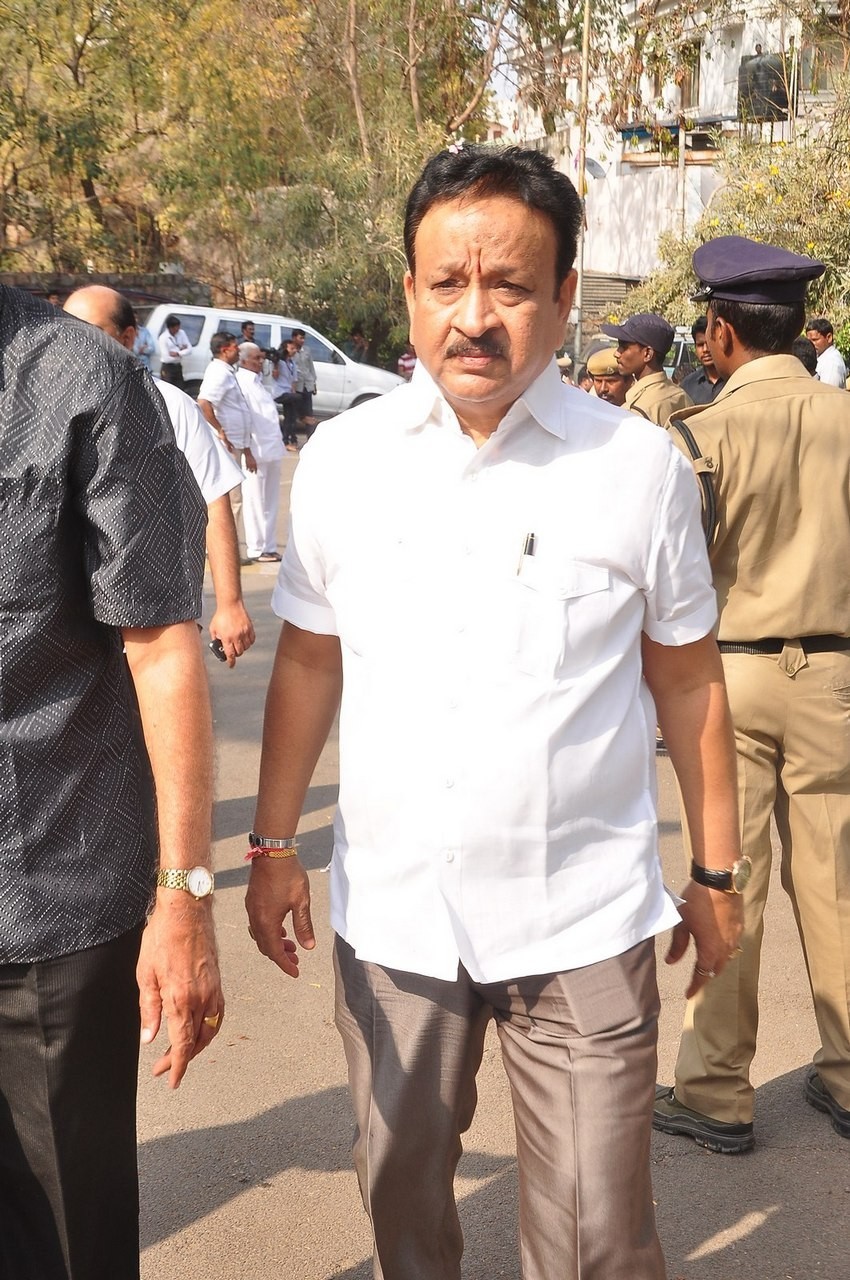 D Ramanaidu Funeral Ceremony - 55 / 326 photos