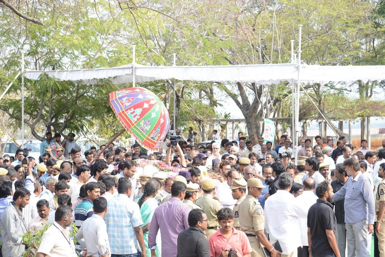 D Ramanaidu Funeral Ceremony - 87 / 326 photos