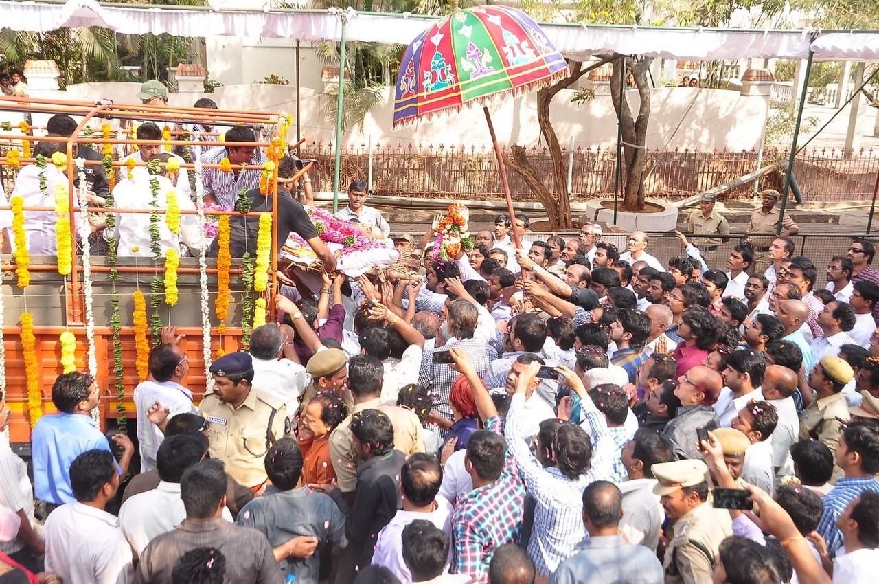 D Ramanaidu Funeral Ceremony - 99 / 326 photos