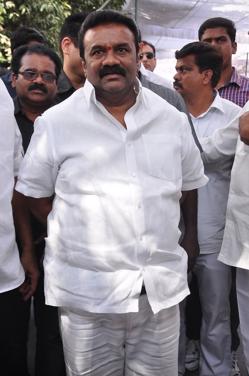 D Ramanaidu Funeral Ceremony - 123 / 326 photos