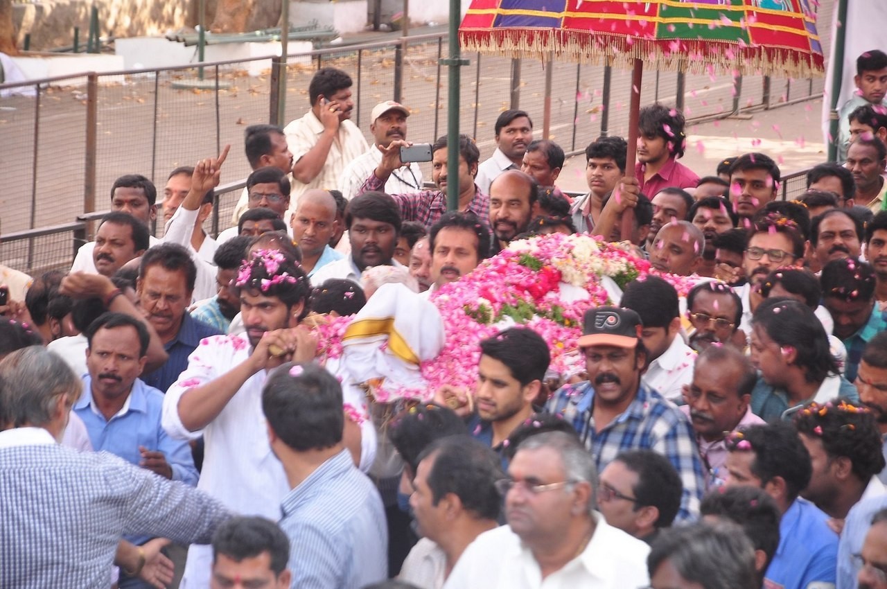 D Ramanaidu Funeral Ceremony - 167 / 326 photos