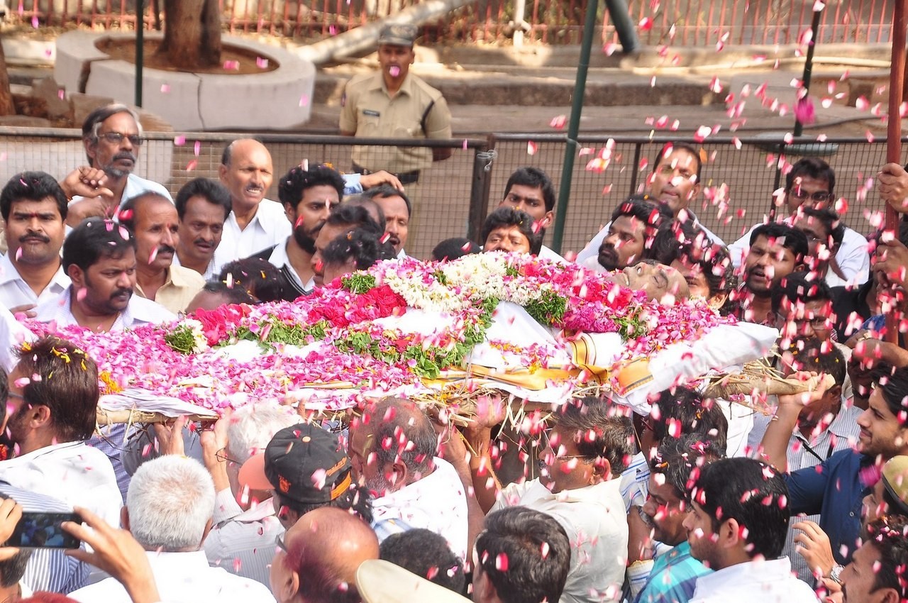 D Ramanaidu Funeral Ceremony - 200 / 326 photos