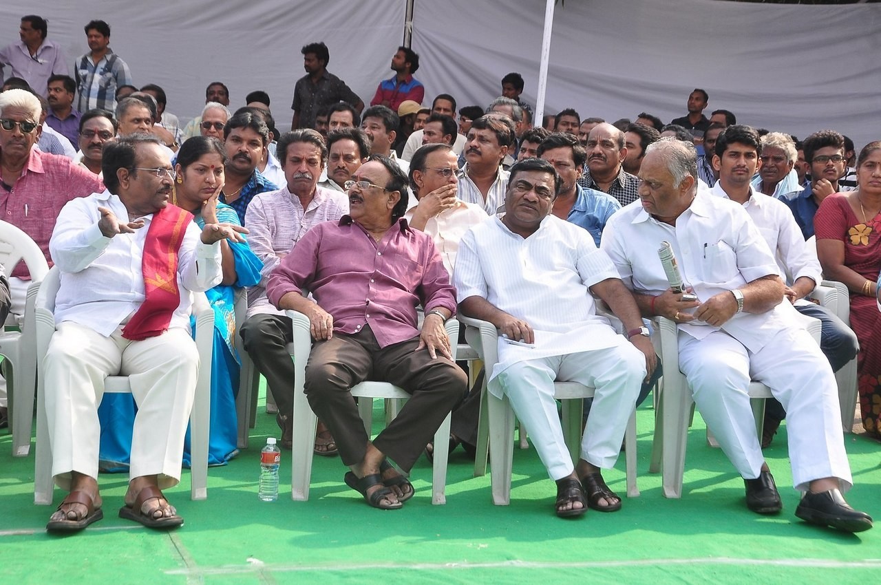 D Ramanaidu Funeral Ceremony - 228 / 326 photos