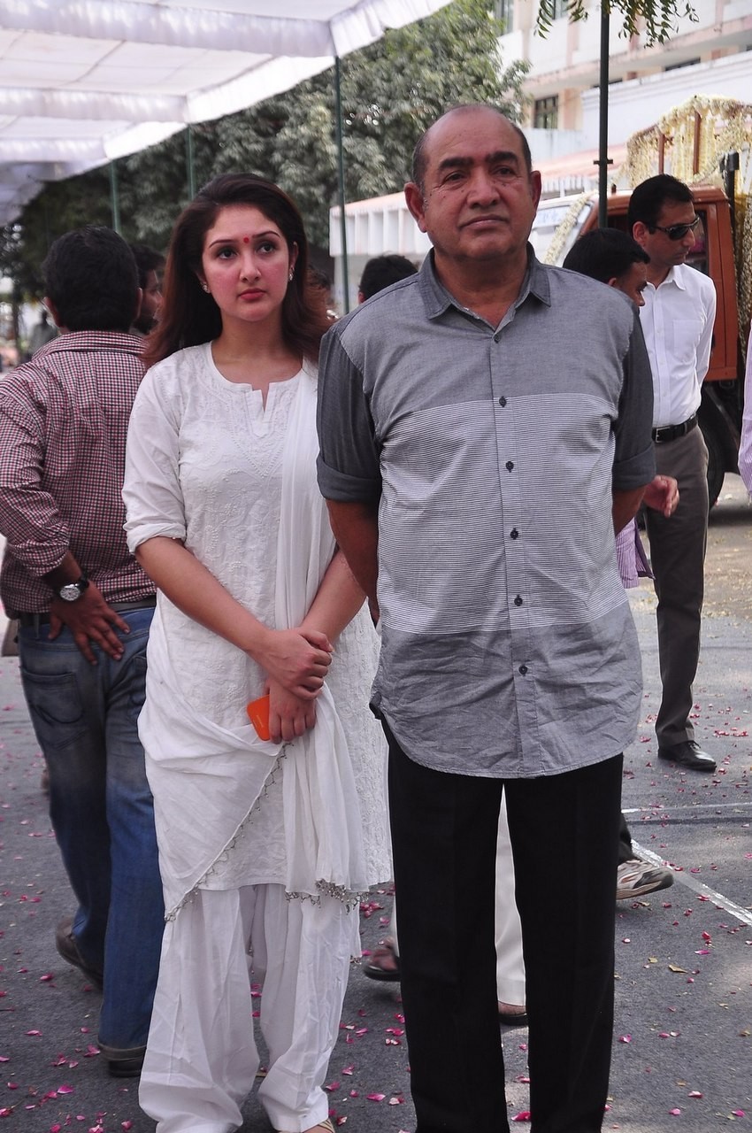 D Ramanaidu Funeral Ceremony - 235 / 326 photos