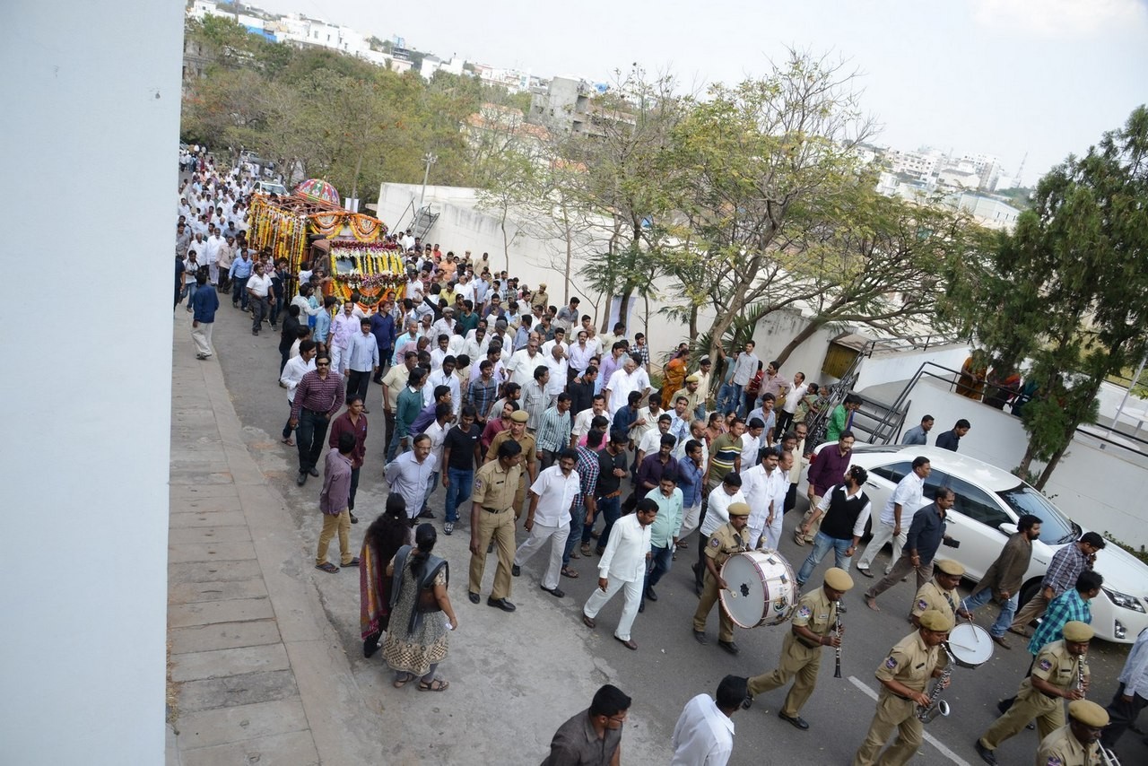 D Ramanaidu Funeral Ceremony - 320 / 326 photos