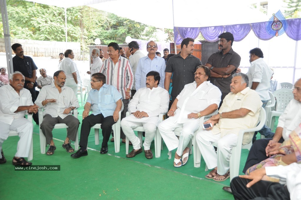 Dasari n Chiru at Vadde Ramesh 1st Year Ceremony - 7 / 38 photos