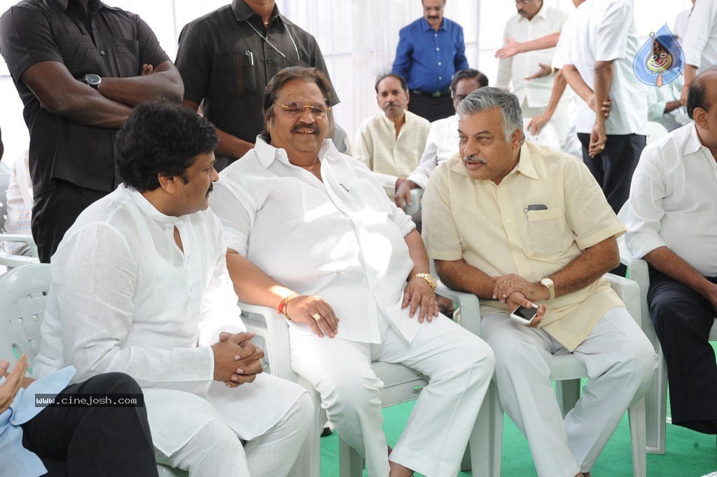 Dasari n Chiru at Vadde Ramesh 1st Year Ceremony - 9 / 38 photos