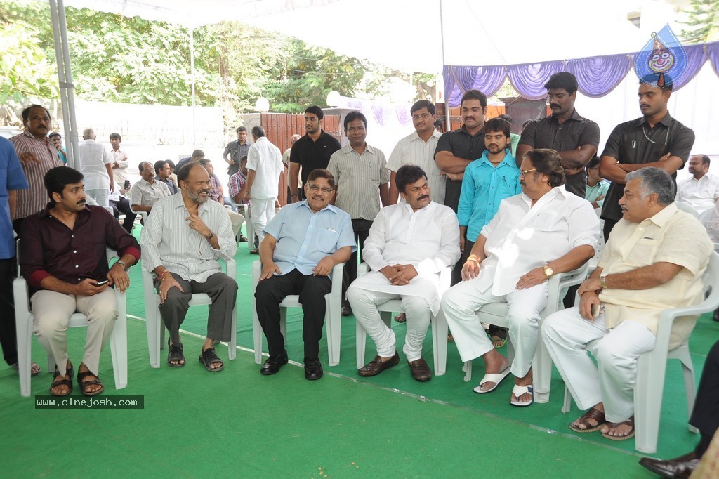 Dasari n Chiru at Vadde Ramesh 1st Year Ceremony - 16 / 38 photos