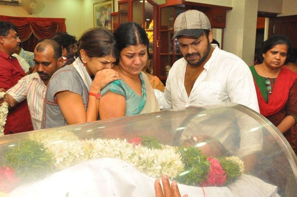 Dasari Narayana rao Condolences Photos 2 - 4 / 152 photos