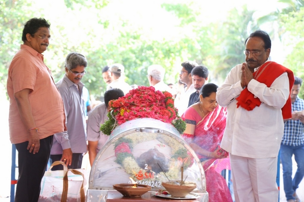 Dasari Narayana Rao Condolences Photos 4 - 77 / 83 photos