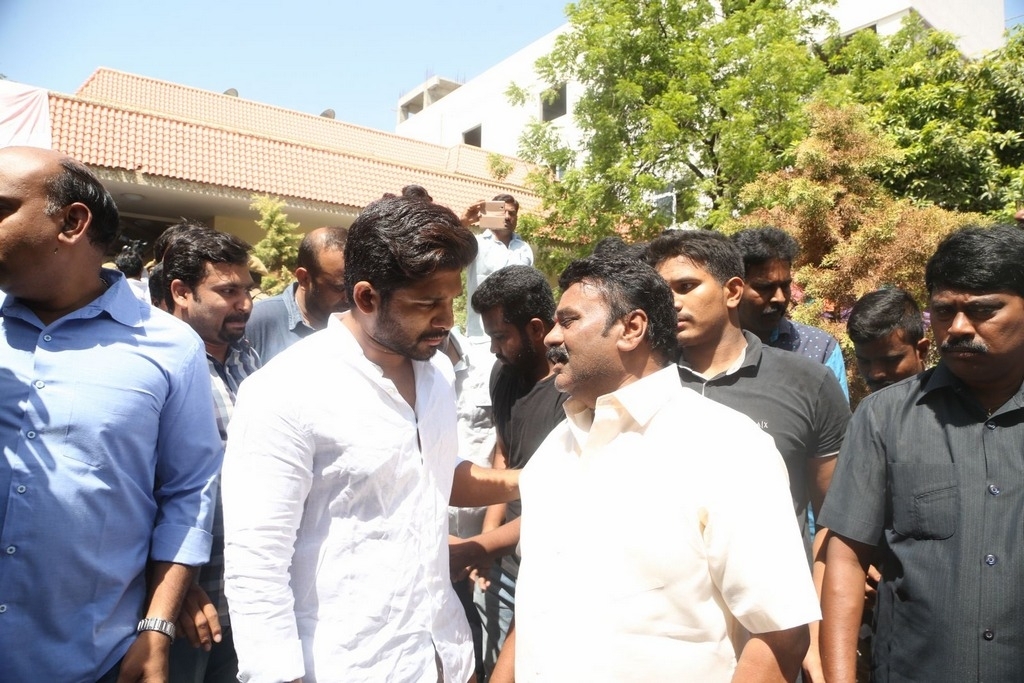 Dasari Narayana Rao Condolences Photos 5 - 52 / 127 photos
