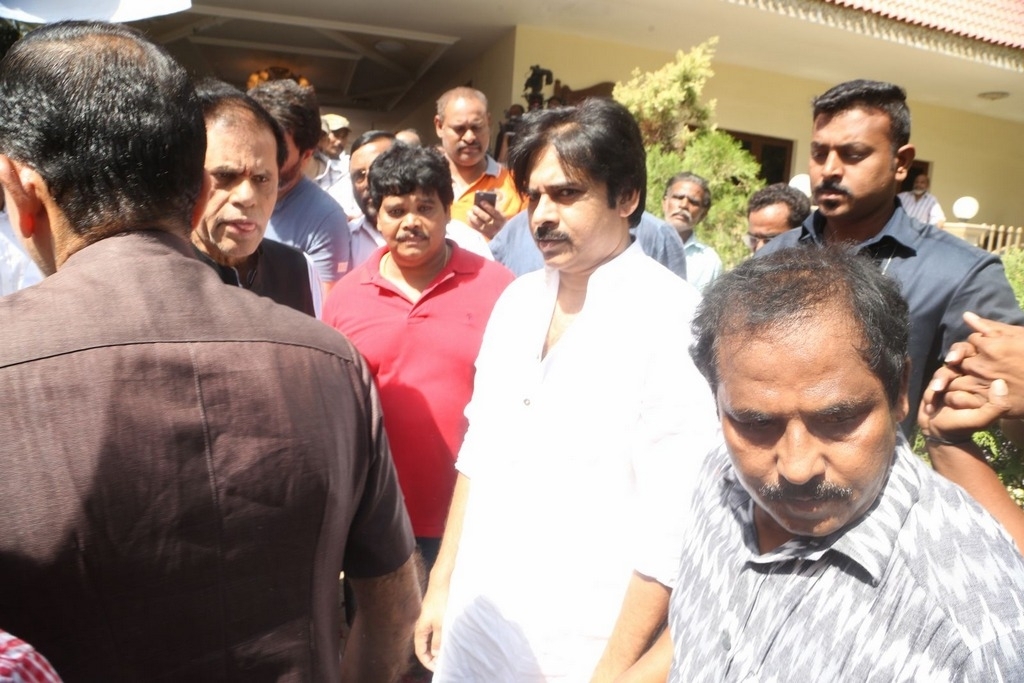 Dasari Narayana Rao Condolences Photos 5 - 68 / 127 photos