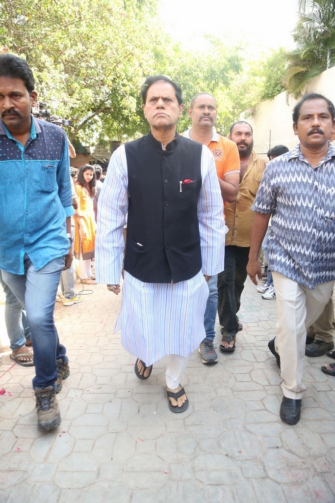 Dasari Narayana Rao Condolences Photos 5 - 69 / 127 photos