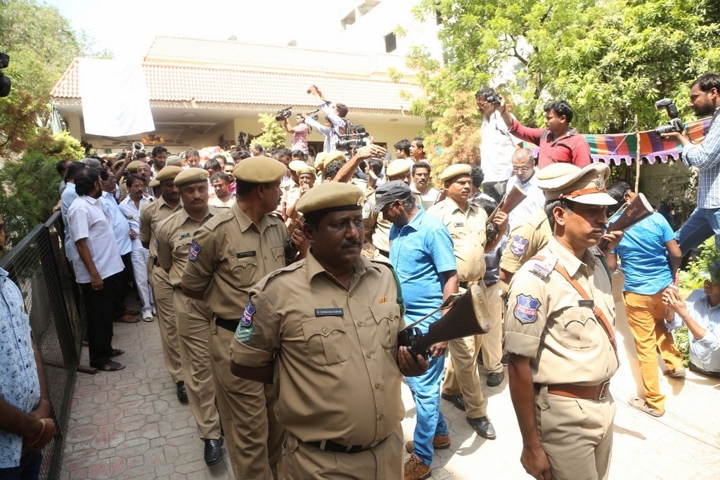 Dasari Narayana Rao Condolences Photos 5 - 111 / 127 photos