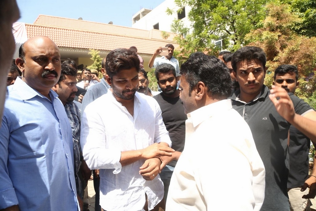 Dasari Narayana Rao Condolences Photos 5 - 126 / 127 photos