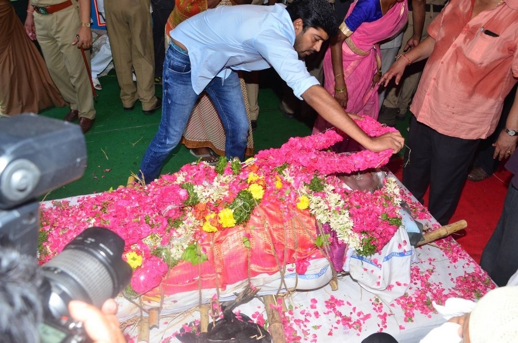 Dasari Narayana Rao Condolences Photos 6 - 58 / 63 photos