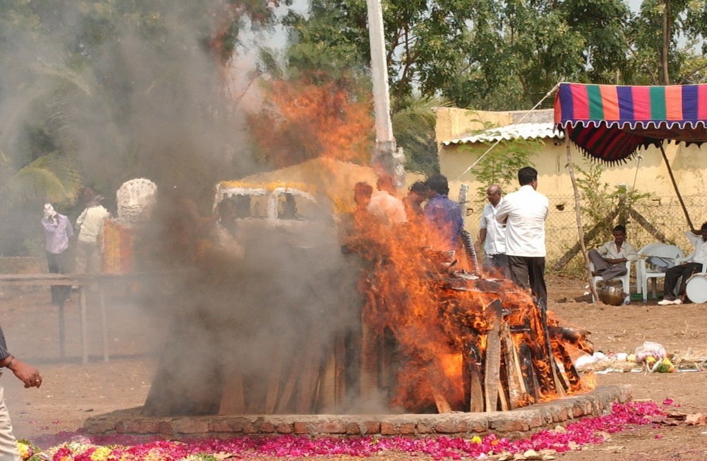 Dasari Padma Funeral Photos - 16 / 61 photos