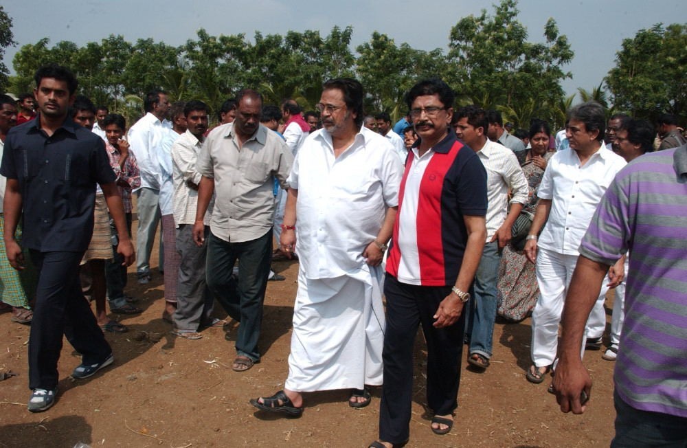 Dasari Padma Funeral Photos - 20 / 61 photos