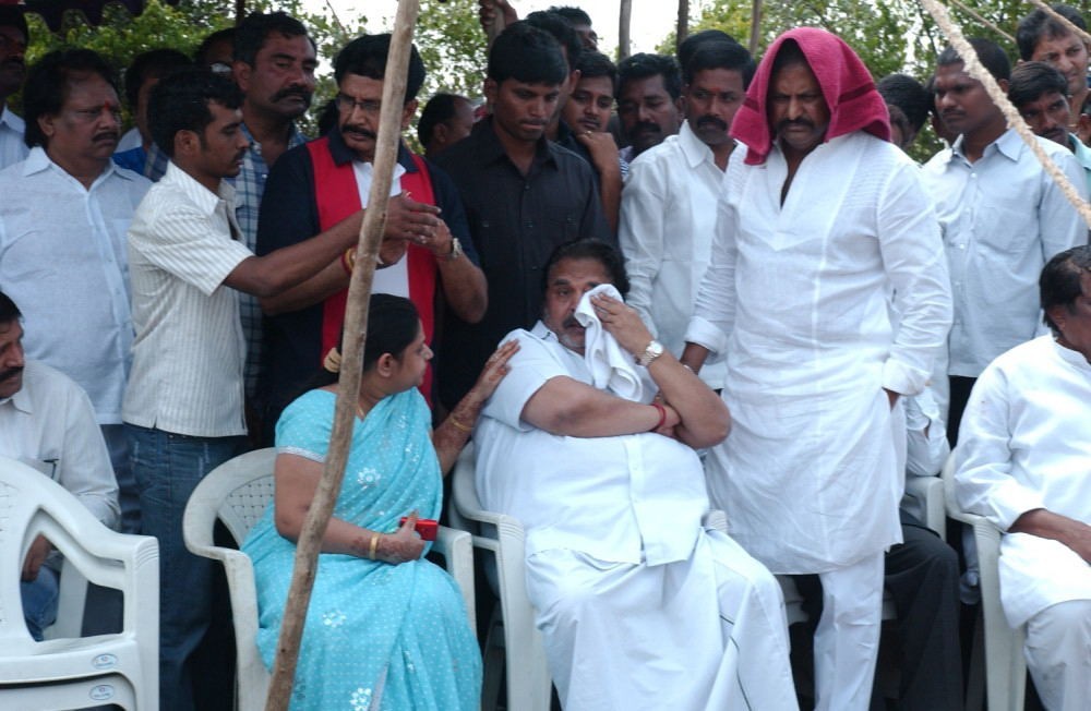Dasari Padma Funeral Photos - 37 / 61 photos