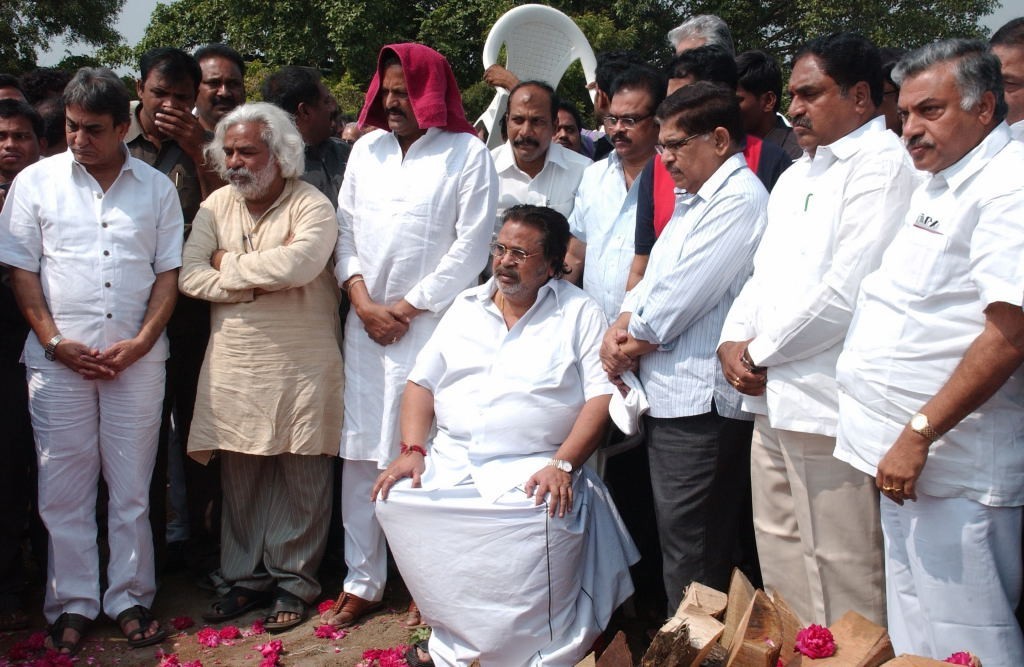 Dasari Padma Funeral Photos - 44 / 61 photos