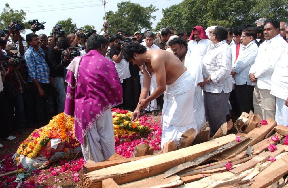 Dasari Padma Funeral Photos - 45 / 61 photos